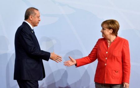 Politico: Σε επανεκκίνηση των σχέσεων Τουρκίας-Γερμανίας ελπίζει ο Ερντογάν