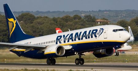 Από τη Μύκονο στο Μπορντό με τη Ryanair το καλοκαίρι του 2019