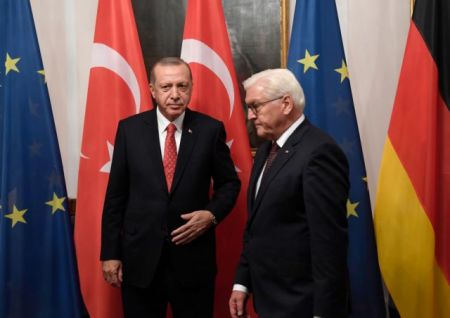 Βερολίνο: Επίθεση Ερντογάν σε Σταϊνμάιερ κατά το επίσημο δείπνο προς τιμήν του