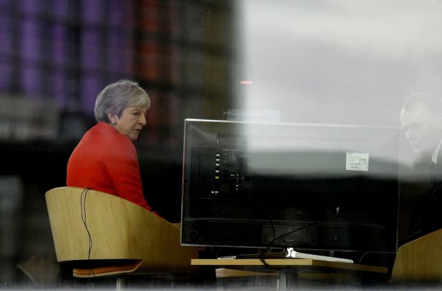 Μέι: Ζητά συσπείρωση Συντηρητικών ενόψει Brexit