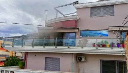 Τραγωδία στο Άργος: Σκότωσε την ετεροθαλή αδερφή του και έβαλε φωτιά στο σπίτι τους