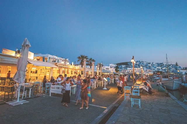 «Φουλάρει» ο τουρισμός