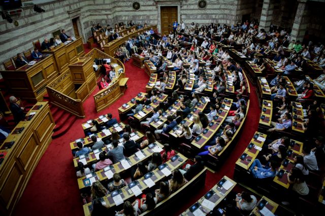 Με δύο σενάρια για τις συντάξεις ο προϋπολογισμός του 2019