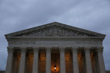 ΗΠΑ: Επιθετική εκστρατεία από Καβάνο για την διατήρηση πλειοψηφίας στο Κογκρέσο