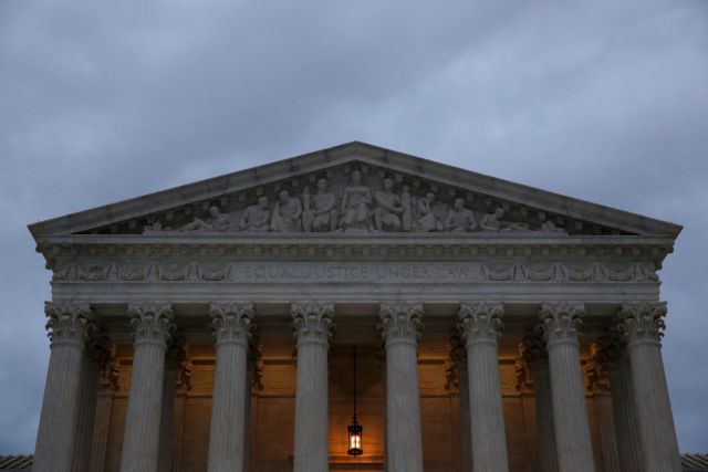 ΗΠΑ: Επιθετική εκστρατεία από Καβάνο για την διατήρηση πλειοψηφίας στο Κογκρέσο