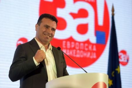 πΓΔΜ: Ο Ζάεφ διαβάζει το «ναι» στο δημοψήφισμα και πάει τη συμφωνία στη Βουλή