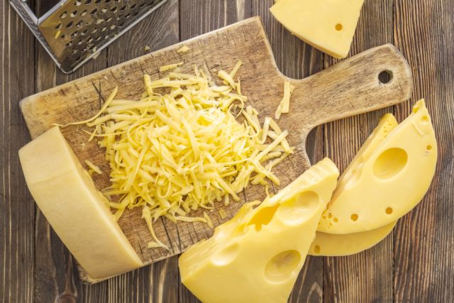 Κατασχέθηκαν ιταλικά τυριά σε επιχείρηση στον Πειραιά