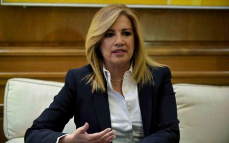 Η Φ. Γεννηματά «κόβει το βήχα» στους αντάρτες