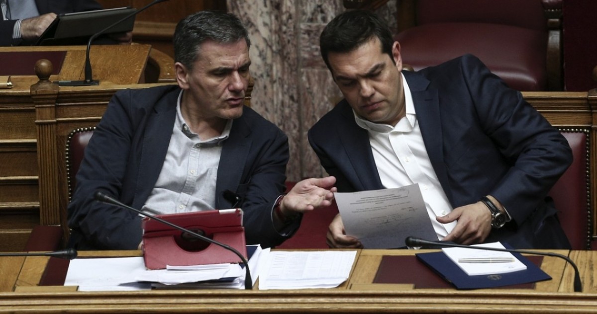 Εκβιαστικά διλήμματα από την κυβέρνηση στην ελληνική κοινωνία