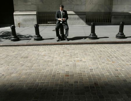 Γιατί «ξεπουλάνε» οι επενδυτές τις τραπεζικές μετοχές