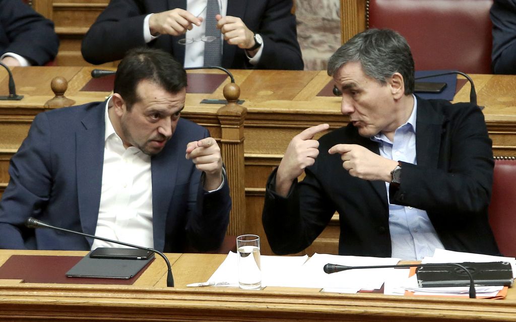 Εμφύλιος στην αυλή του Μαξίμου