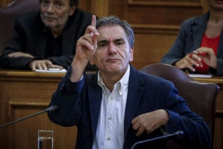 Τσακαλώτος: Μην λέτε ότι οι τράπεζες καταρρέουν, δεν είναι σωστό και δεν είναι αλήθεια
