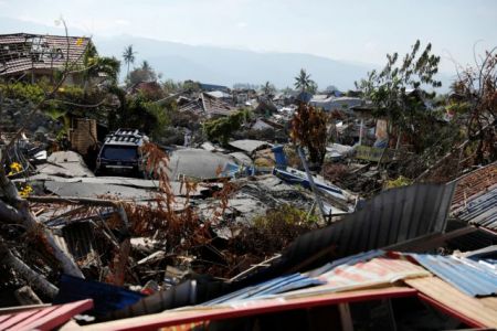 Ινδονησία: Περισσότεροι από 1000 οι αγνοούμενοι μετά τον σεισμό και το τσουνάμι