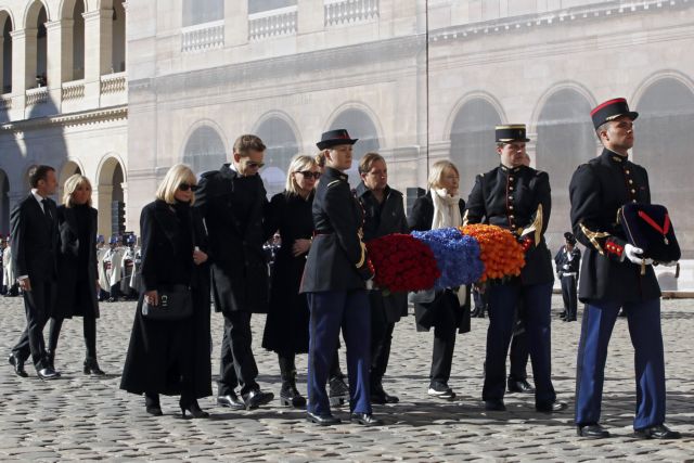 Σαρλ Αζναβούρ : Η Γαλλία συνόδευσε τον μεγάλο ερμηνευτή στην τελευταία του κατοικία
