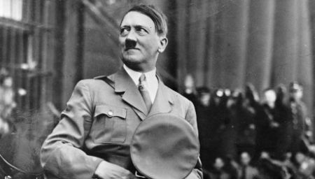 Απόγονος του Χίτλερ θαυμάζει Μέρκελ και αντιπαθεί Τραμπ