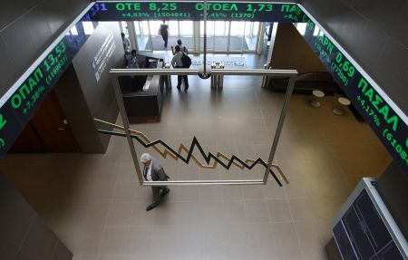 Σε ελεύθερη πτώση και πάλι το Χρηματιστήριο Αθηνών