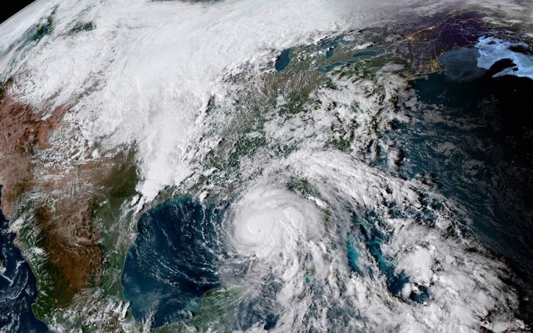 Συναγερμός για τον κυκλώνα Μάικλ : Στην κατηγορία 4 όταν θα φτάσει στην Φλόριντα | tovima.gr