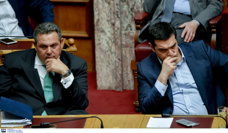 Αναταράξεις στην κυβέρνηση από τις βόμβες Καμμένου