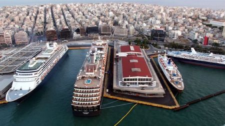 Bloomberg: Ο Πειραιάς τείνει να γίνει το νούμερο ένα λιμάνι της Ευρώπης