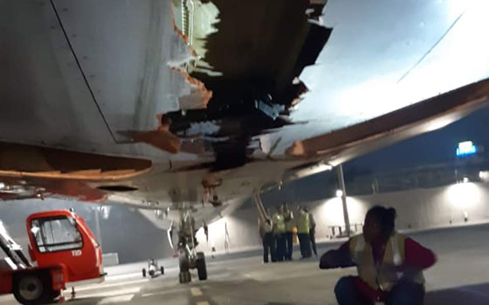 Αεροσκάφος της Air India χτύπησε σε τοίχο, αλλά συνέχισε το ταξίδι του