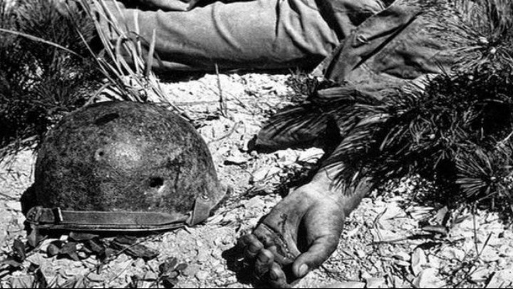 Ολοκληρώθηκε η τελετή ταφής των 573 ελλήνων στρατιωτών στην Κλεισούρα