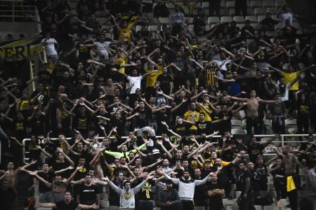 Οργή του λαού της ΑΕΚ στο ΟΑΚΑ