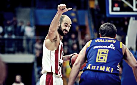 Είναι από «μένα τον Βασίλη»