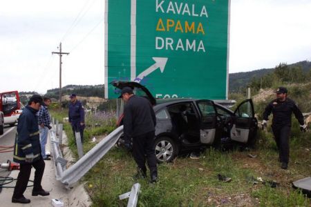 Καβάλα: Όχημα με μετανάστες έπιασε φωτιά μετά από ανατροπή σε καταδίωξη της αστυνομίας