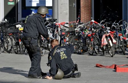 Κολωνία: Εληξε η ομηρία – Η γυναίκα που κρατείτο φέρει ελαφρά τραύματα