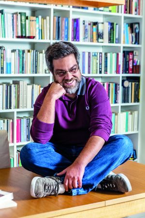 Αγης Πετάλας: «Αγαπώ τις εκπλήξεις και τα παράδοξα της Ιστορίας»