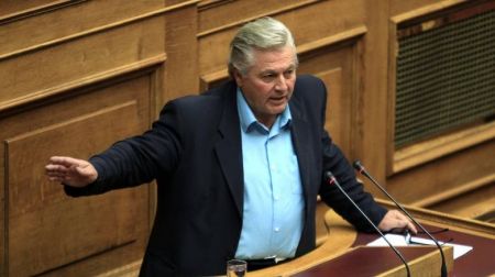 Παπαχριστόπουλος: Θα ψηφίσω τη συμφωνία και θα παραδώσω την έδρα