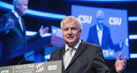 Γερμανία: Τοπική οργάνωση του CSU ζητεί την παραίτηση Ζεεχόφερ