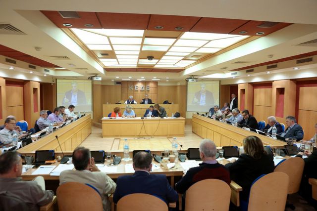 ΚΕΔΕ: Ζητά ρύθμιση για τα αναδρομικά