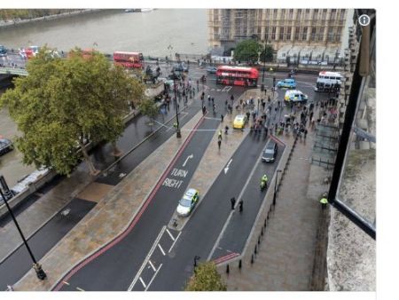 Βρετανία: Υποπτο πακέτο κοντά στο υπουργείο Αμυνας