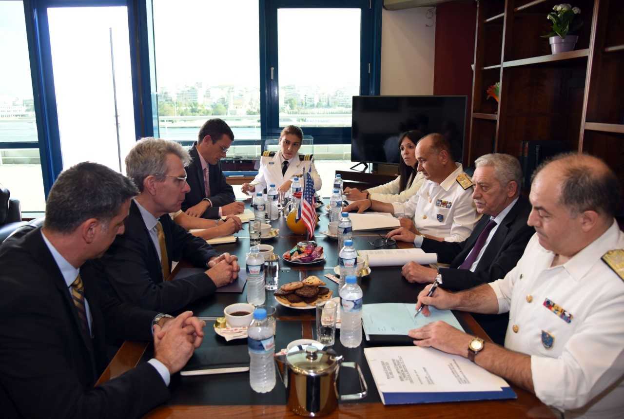 Πάιατ: Ενδιαφέρον εταιρειών των ΗΠΑ για επενδύσεις σε ναυπηγεία και λιμάνια