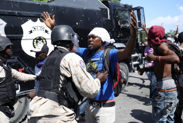 Ένα νεκρός και δεκάδες τραυματίες στην Αϊτή σε μαζικές διαδηλώσεις κατά τη διαφθοράς