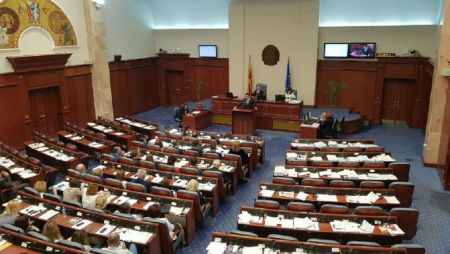 πΓΔΜ : Σήμερα η κρίσιμη ψηφοφορία στη Βουλή για τη Συμφωνία των Πρεσπών