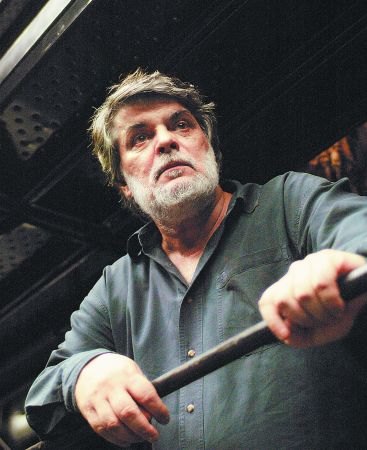 Δημήτρης Μαυρίκιος : «H σχέση μου με τον Πιραντέλο είναι ισόβια εμμονική»