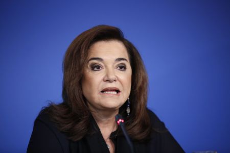 Μπακογιάννη: «Η κυβέρνηση έχει πρόβλημα από τους τσαρλατανισμούς του κ. Καμμένου»