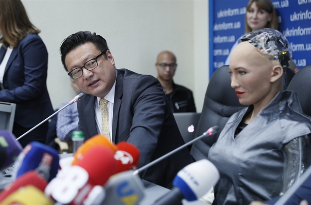 Î£Ï„Î¿ ÎµÎ¾Ï‰Ï„ÎµÏÎ¹ÎºÏŒ Ï€Î»Î·ÏÏŽÎ½Î¿Ï…Î½ ÏŒÏƒÎ¿ â€“ ÏŒÏƒÎ¿ Î³Î¹Î± Ï„Î±Î»Î­Î½Ï„Î± | tovima.gr