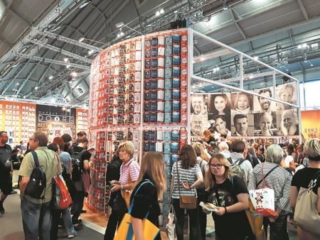 Διεθνής Εκθεση Βιβλίου Φρανκφούρτης : «Τελικά η μακρά αφήγηση θα επικρατήσει»