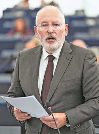 «Εμείς είμαστε η δημοκρατική παράταξη»