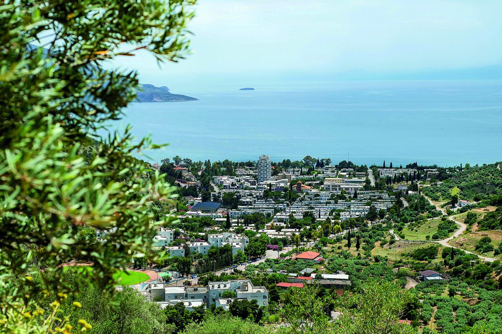 Ασπρα Σπίτια : Ενα νησί στην ενδοχώρα