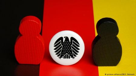 Deutsche Welle: Πόσο μέλλον έχει ακόμη ο μεγάλος συνασπισμός;