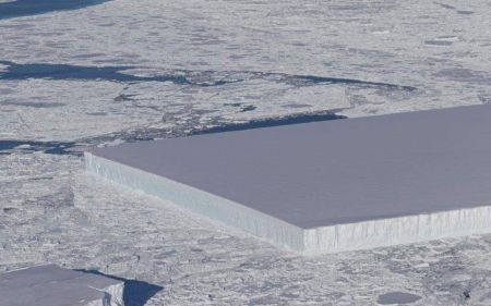 NASA : Αυτό είναι το τέλειο γεωμετρικό παγόβουνο