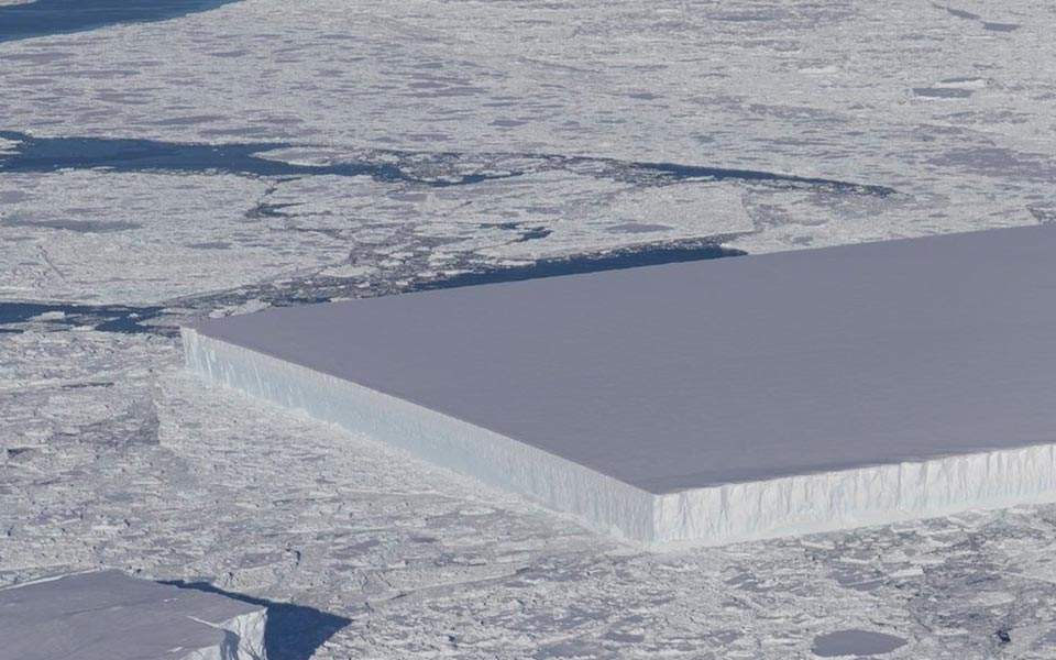 NASA : Αυτό είναι το τέλειο γεωμετρικό παγόβουνο