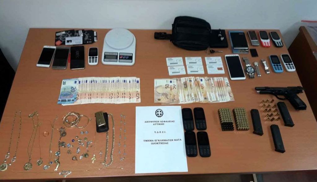 Εξαρθρώθηκε πενταμελής σπείρα που «χτυπούσε» κοσμηματοπωλεία και σπίτια