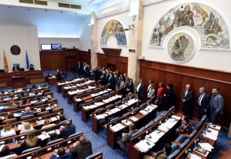 πΓΔΜ: Τα αλβανικά κόμματα προεδοποιούν με μπλόκο τη Συμφωνία των Πρεσπών