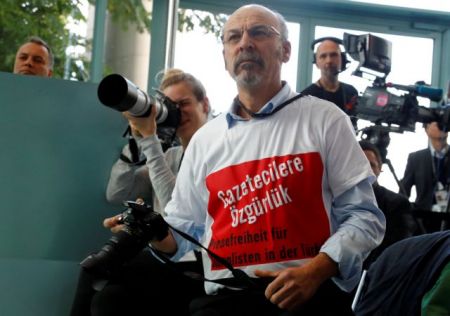 Γερμανία: Κινδυνεύει να απελαθεί τούρκος δημοσιογράφος