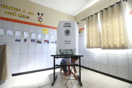 Στις κάλπες οι Βραζιλιάνοι για τις προεδρικές εκλογές